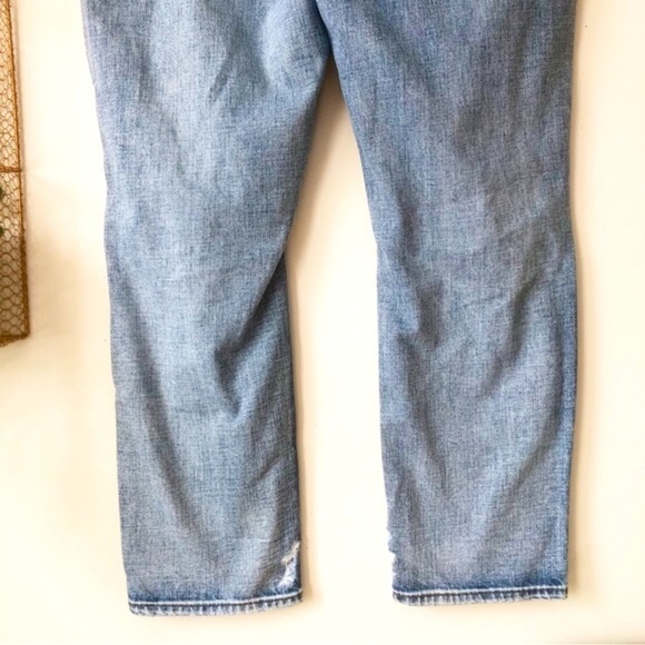 American Eagle Distressed Ripped Tomgirl Button Fly High Rise Jeans Size 16 - Picture 8 of 11